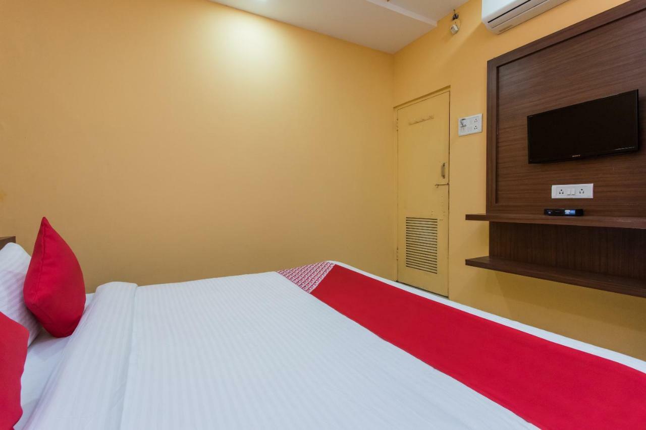 Oyo 17161 Hotel Mahalaxmi اوجاين المظهر الخارجي الصورة