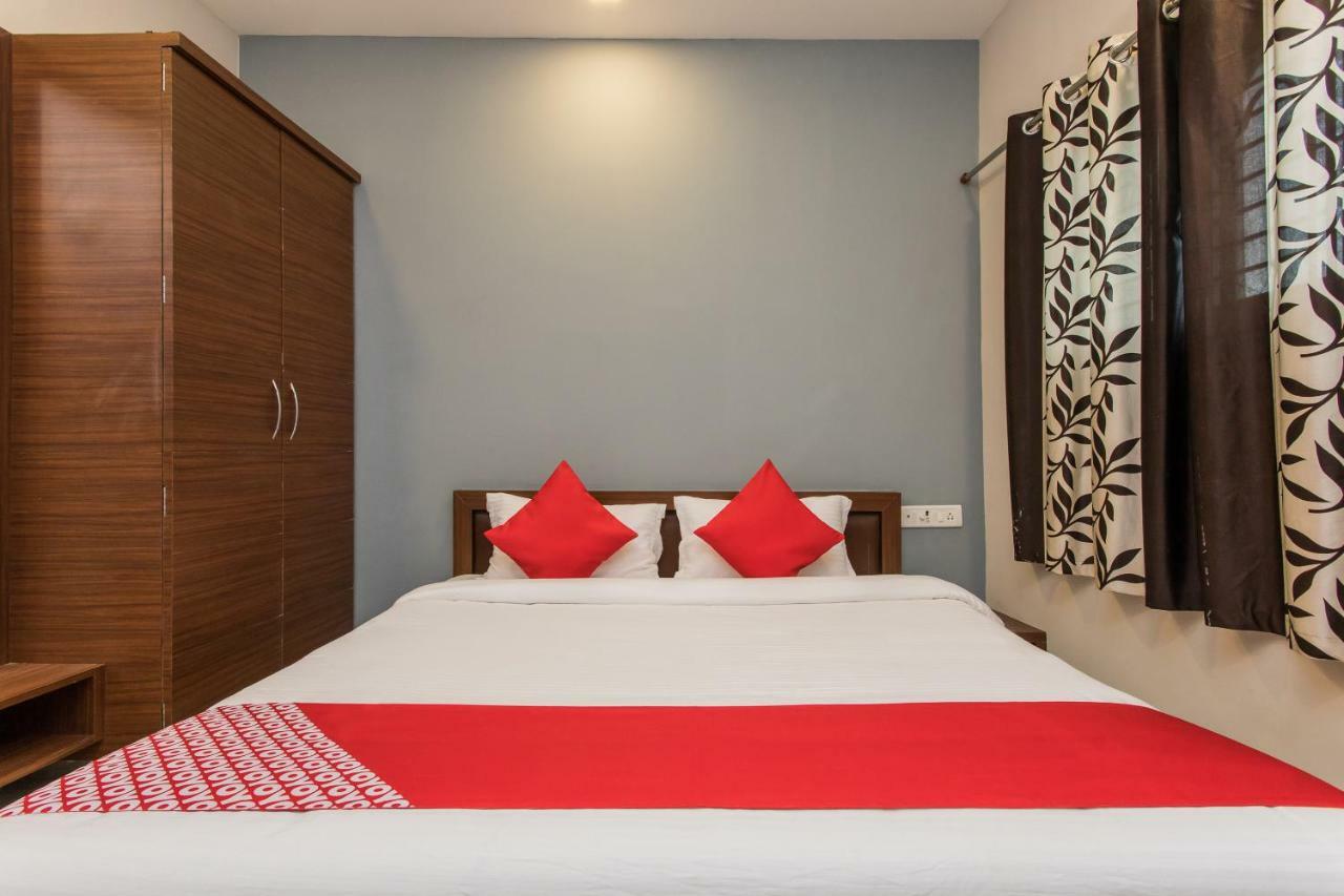 Oyo 17161 Hotel Mahalaxmi اوجاين المظهر الخارجي الصورة
