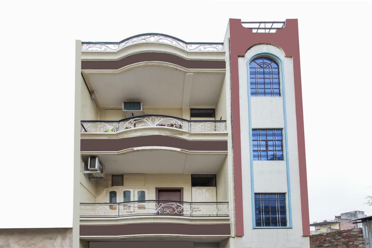 Oyo 17161 Hotel Mahalaxmi اوجاين المظهر الخارجي الصورة