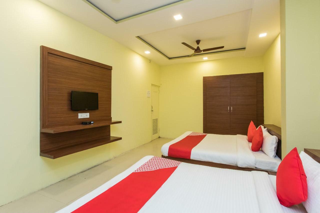 Oyo 17161 Hotel Mahalaxmi اوجاين المظهر الخارجي الصورة