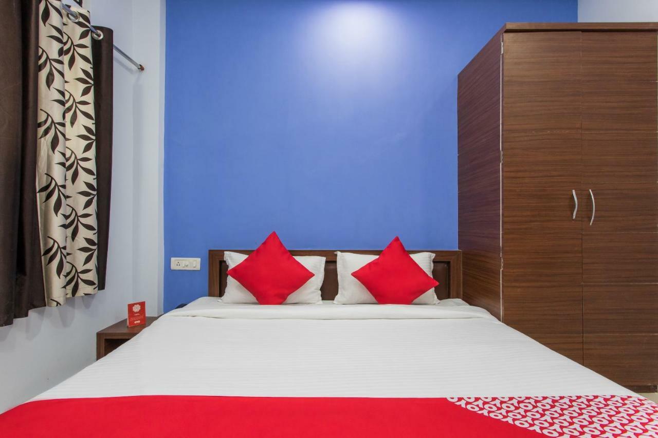 Oyo 17161 Hotel Mahalaxmi اوجاين المظهر الخارجي الصورة